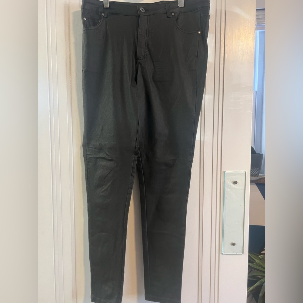 SPYM SEXY Women’s “pleather” Black Pants size 70